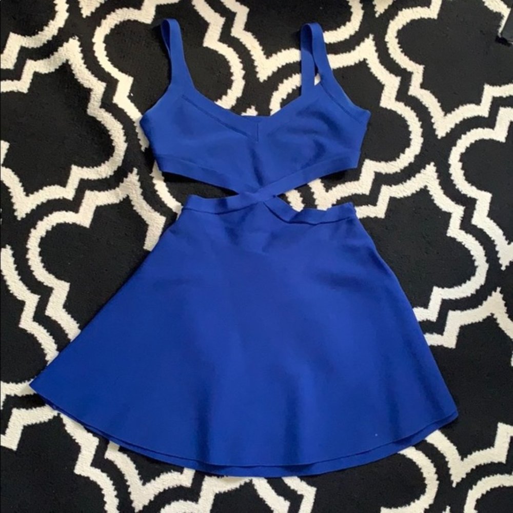 BCBG CUTOUT DRESS - Picture 2 of 4